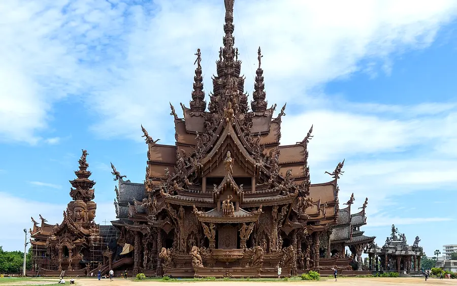 ปราสาทสัจธรรม พัทยา ชลบุรี