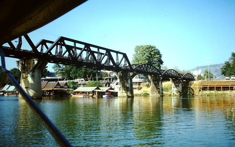 สะพานข้ามแม่น้ำแคว กาญจนบุรี